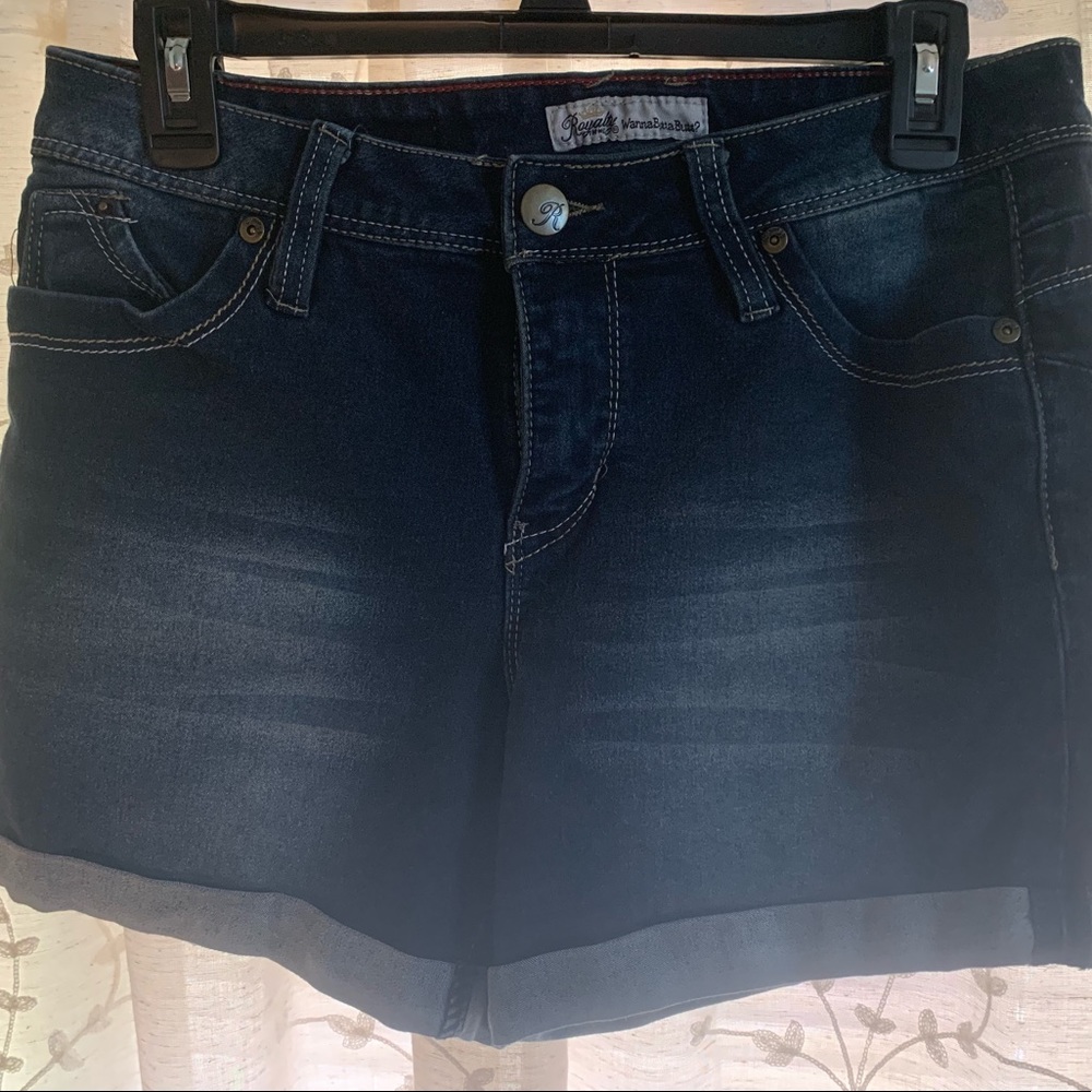 Royalty WannaBettaButt? Shorts